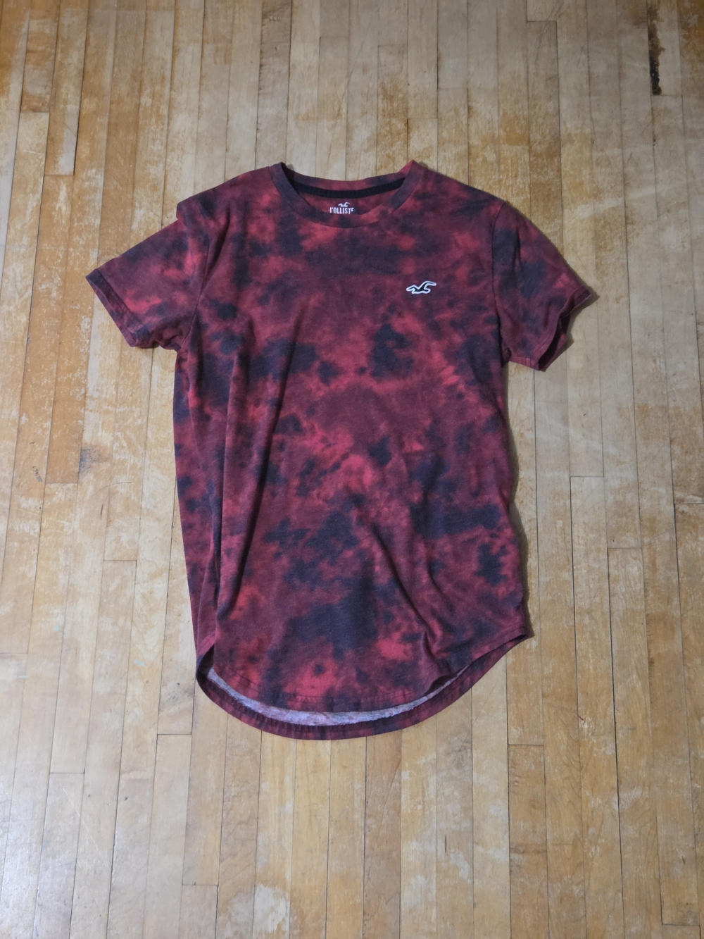 Hollister Women’s Red Tie-Dye Crew Tee